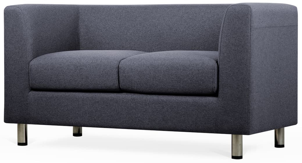 Компактная глубина делает диван идеальным для небольших помещений